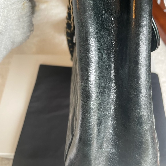 Chanel Flap bag in green chevron with gold hardware. Medium - Picture 12 of 13